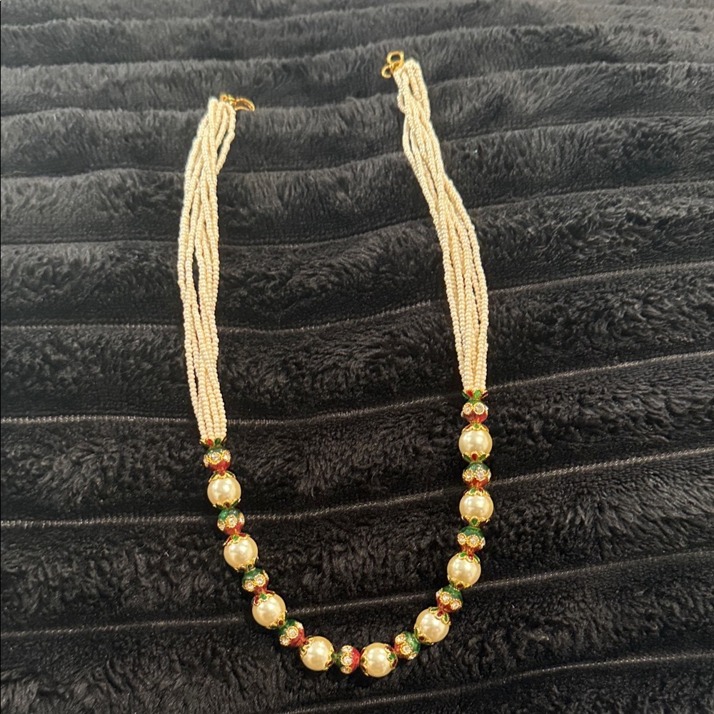 Elegant Pearl and Bead Necklace